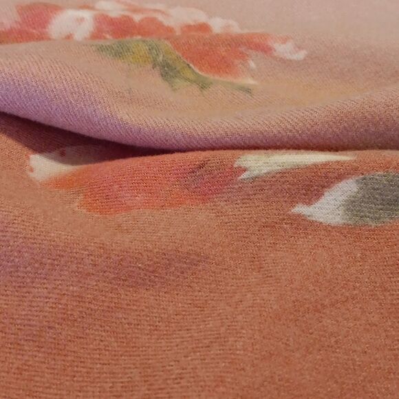 NEW Chico's  Floral Wrap - Picture 10 of 11